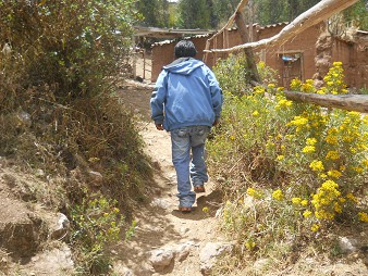 Cusco Sacsayhuam�n 13, der Spaziergang zur "Zone X" (Laco, Mondtempel), Spaziergang 03 mit F�hrer