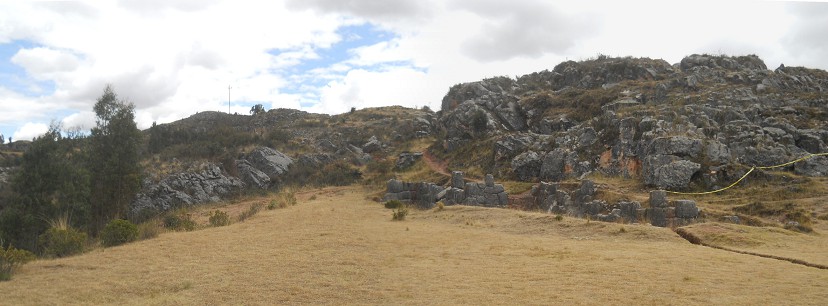 Cusco Sacsayhuamn 14: Zone X (Laq'o, Laco, Mondtempel), der letzte Aufstieg, Panorama 02