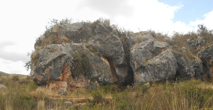 Cusco Sacsayhuam�n 14: Zone X (Laq'o, Laco, Moon Temple), cut rock in black and red, panorama