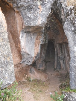 Zone X (Laq'o, Laco,
              Moon Temple): big cut niche in black and red and white
              rock