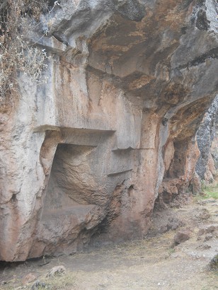 Zone X (Laq'o, Laco, Moon Temple): rock in black, red, and white with overthrown thrones turned over upside down 01