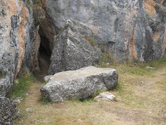 Cusco Sacsayhuam�n, Zone X (Laq'o, Laco, Moon Temple), flat giant stone (stone table, platform, or sacrificial stone)