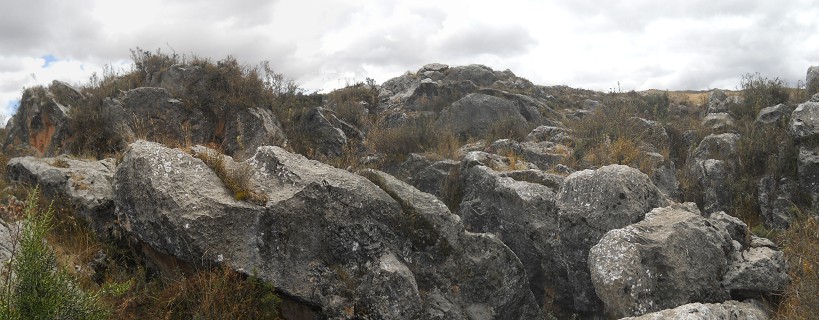 Cusco Sacsayhuamn, Zone X (Laq'o / Laco): Schwarzer, langer, gefrster Stein, Panorama