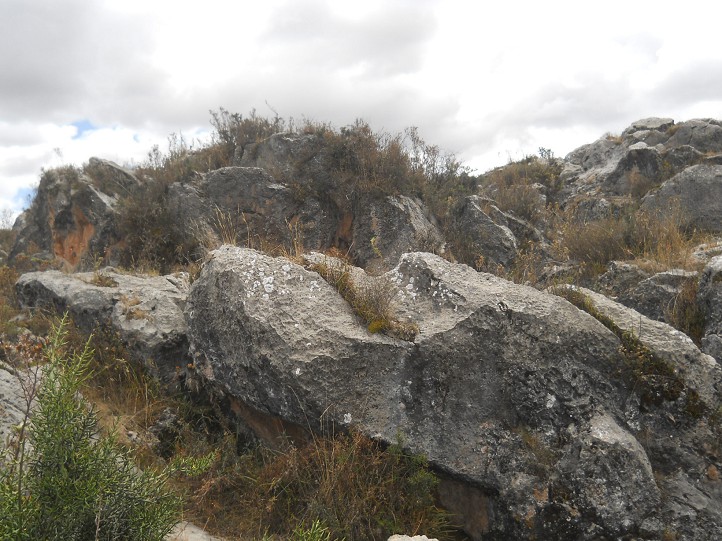 Cusco Sacsayhuam�n, Zone X (Laq'o / Laco): a long black milled stone 01