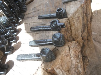 Taller en Cusco Sacsayhuam�n, pipas negras
                    01