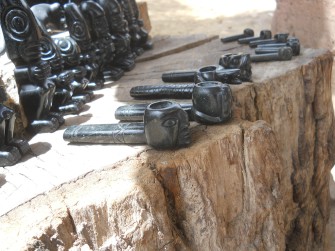 Taller en Cusco Sacsayhuam�n, pipas negras
                    02