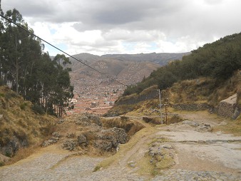Cusco Sacsayhuam�n 16: Der Weg zur�ck nach Cusco, die Strasse ist blockiert