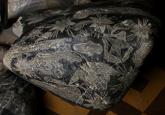 Las constelaciones de estrellas en la
                            piedra grande de los astr�nomos 04