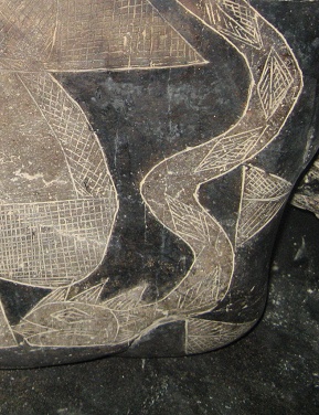 The snake has got graphical designs,
                            close-up