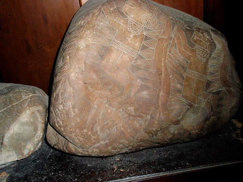 Praying wise men, close-up 02