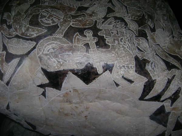 Detail: Grosser
                          Dinosaurier (Mischung aus Stegosaurus und
                          Camarasaurus oder Brontosaurus) mit einem
                          Weisen mit Beil 02