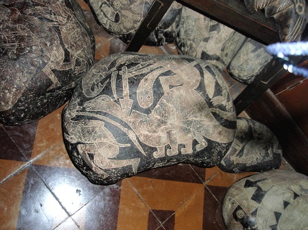 A
                            wise man killing a dinosaur (Brontosaurus or
                            Camarasaurus) 01