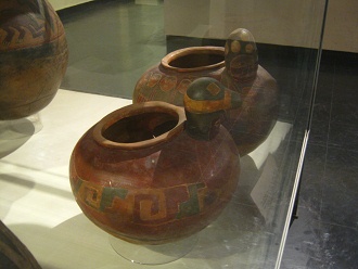 Zwei grosse Gef�sse nebeneinander