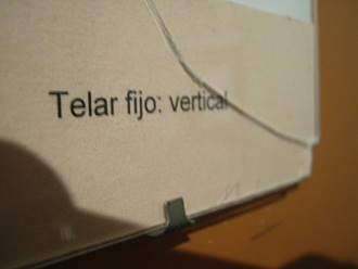 Text �ber den ersten, fest montierten,
                      vertikalen Webstuhl