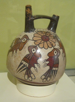 Flasche mit Kolibri-Zeichnung drauf,
                              Nahaufnahme