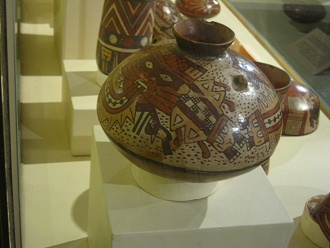 Gef�ss mit einer Gottheit drauf 02