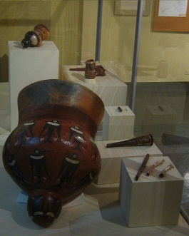 Der grosse Trommelk�rper mit V�geln
                              drauf, Nahaufnahme