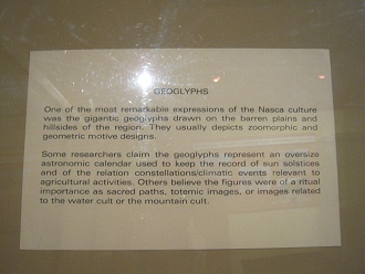 Text �ber Geoglyphen und Linien der Region
                    Nasca auf Englisch
