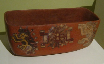 Backform mit
                G�tterfiguren drauf, Nahaufnahme