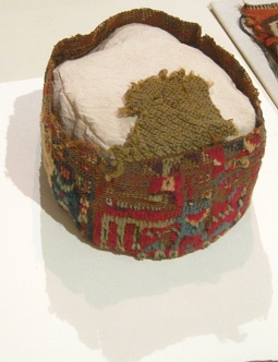 Cap of Wari culture, close-up
