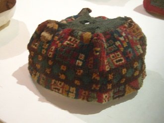 Cap of Wari culture, lateral
                                  view