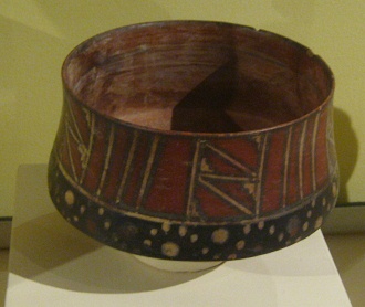 Keramiksch�ssel der Chincha-Kultur mit
                      grafischen Mustern