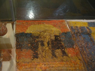 Stoff mit Federn der Chincha-Kultur,
                              Detail 01