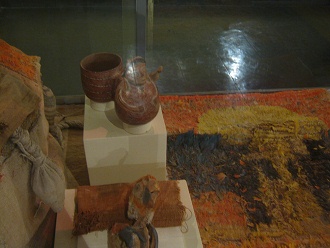 Figuras de cer�mica de la
                                    cultura Chincha