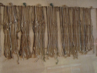 Talking knots (quipus)
                02