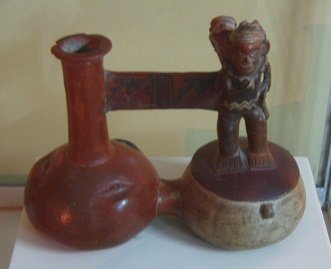 Pfeifende Keramikkanne 01,
                              Nahaufnahme