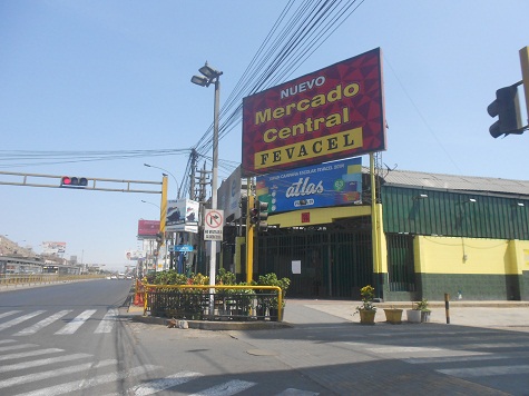 Terrorismo de Vizcarra+Martos: el
                                mercado Tomas Valle en Independencia en
                                Lima est� cerrado a la 1pm ya