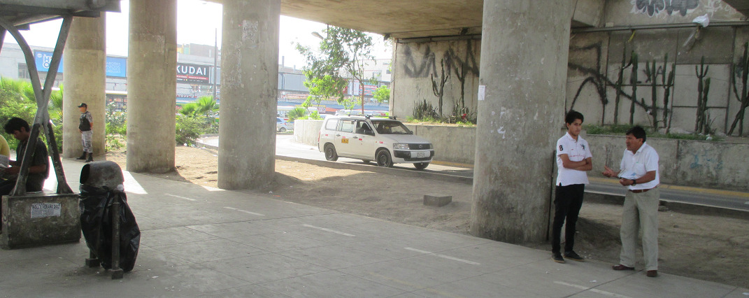 Zonas libres en el cruce Izaguirre con
                            Panamericana 03