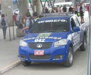 Ocupaci�n Serenazgo Y por la polic�a,
                              los nazis del alcalde Hitler Pedro
                              "Mois�s" no solo destruyen el
                              ambiente pero bloquen TODO EL PARADERO
                              (!!!!!)