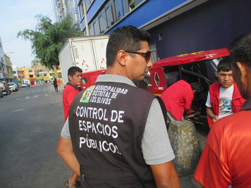 Serenazgo nacista nazi de Los Olivos en
                            la Panamericana sin ambulantes 03