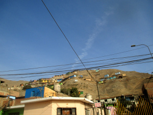 Un pedo de la OTAN: una estela
                                    qu�mica del 18 de mayo 2016 en el
                                    cielo en Comas en Lima, 18 de mayo
                                    2016, foto 4