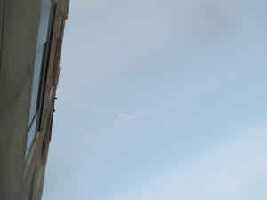 Pedos de la OTAN: estelas
                                    qu�micas del 18 de mayo 2016 en el
                                    cielo en Comas en Lima, 18 de mayo
                                    2016, foto 7