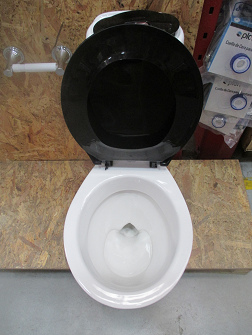 Taza in�til en el MaestroCenter
                                    del �valo Naranjal en Lima