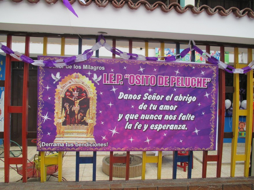 Cuna
                            "Oso de Peluche": la gigantograf�a
                            con 2 muertos asesinados falsos de fantas�a
                            de Asia - con una FALSA f� y con una FALSA
                            esperanza