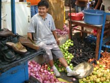 Marktstand mit schwarzem Mais