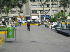 Jes�s Mar�a: Parque central, camino del
                        norte al sur con fuente