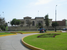 Jes�s Mar�a: Cas�n al Parque Caceres