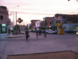 Avenida Urteaga, una casa rosa