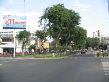 Kreuzung Avenida Salaverry -
Avenida Cuba, Avenida Salaverry, Sicht von Ost
nach West Kreuzung Avenida Salaverry - Avenida
Cuba, Avenida Salaverry, Sicht von Ost nach
West