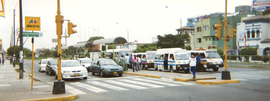 Avenida Brasil, Krezung mit Avenida
                          Republica Dominicana