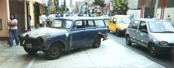 Avenida Republica Dominicana, Volvo
                        oldtimer