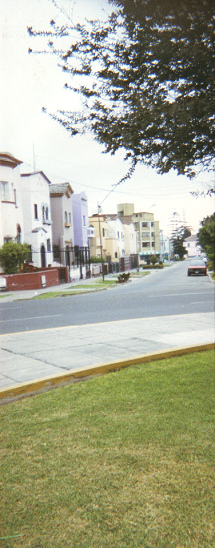 Parque Caceres, hilera de casas Capac