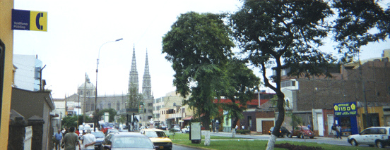 Avenida Cuba, Sicht auf die Kirche San
                          Jos�