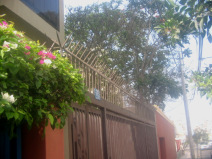 Jir�n Porta, aparcamientos enrejados,
                        puntas de la reja