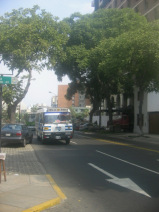 28 de Julio, bus azul-blanco-azul de la l�nea
                      SM18 ("Greco") de Chorrillos a
                      Carabayllo 01