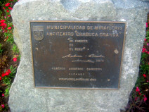 Miraflores, Kennedy-Park, Gedenktafel f�r
                        die Errichtung des Amphietheaters Chabuca
                        Granda